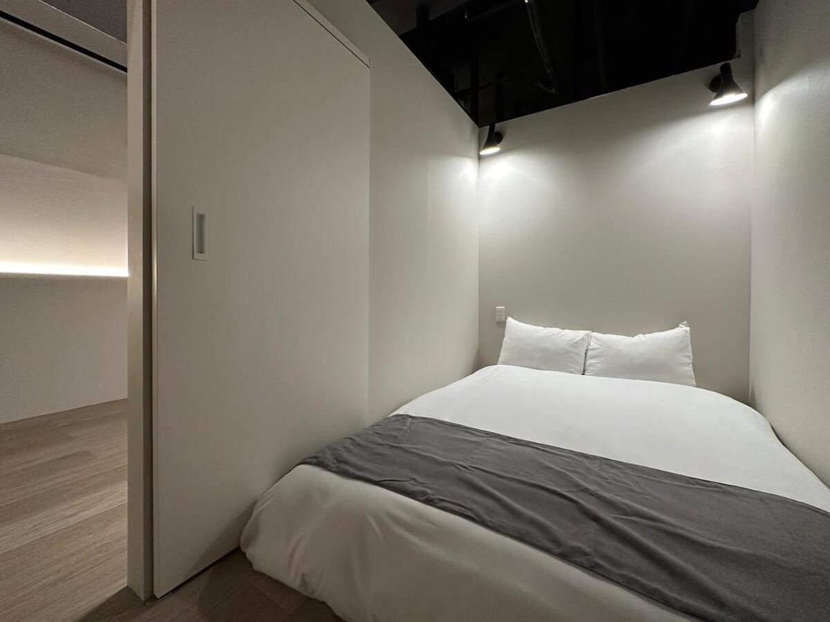 Bhotel New Small Hotel - Hondori Shopping Arcade Хиросима Экстерьер фото